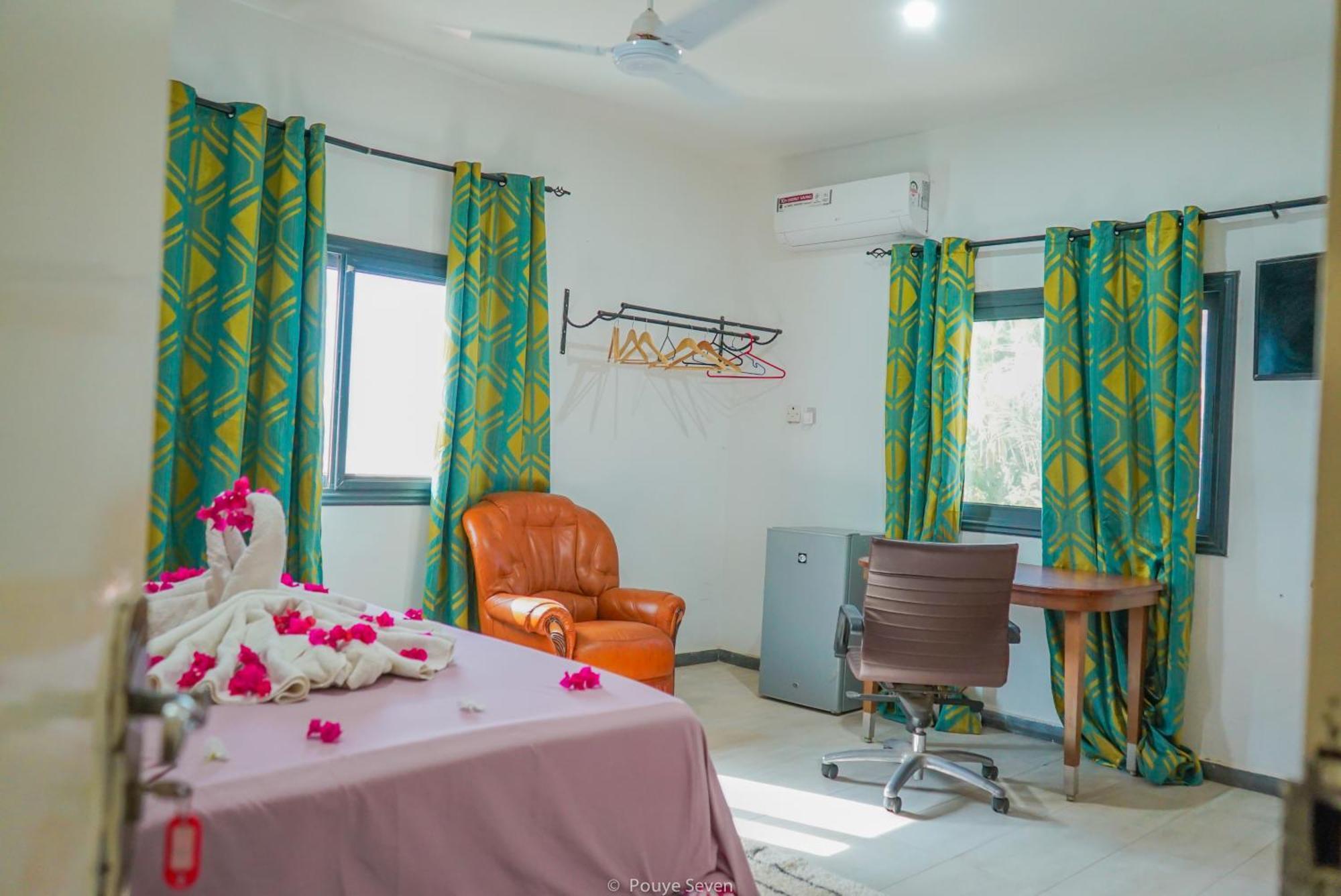 Mgm Apartments Gambia コロリ エクステリア 写真